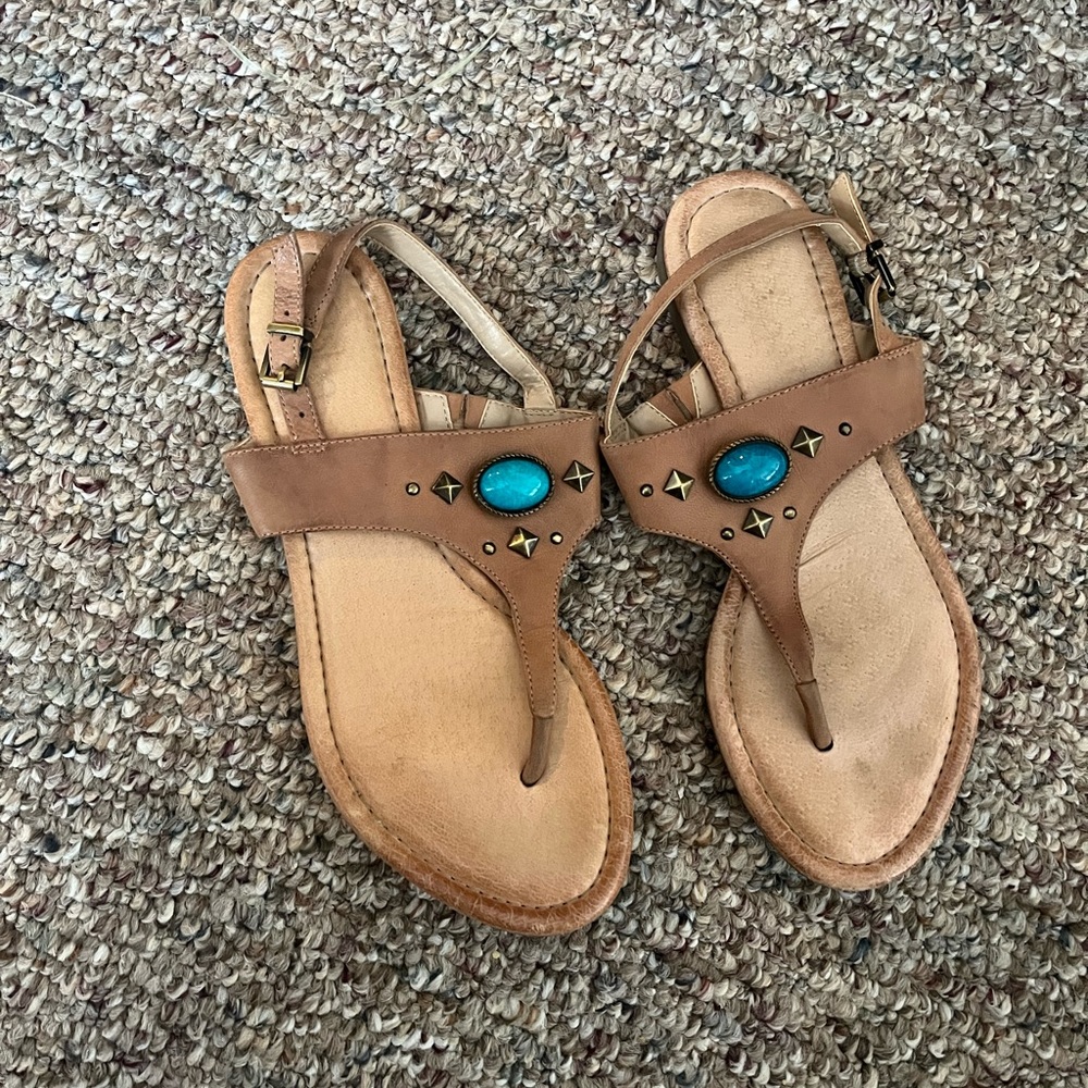 Sandals with turquoise gem